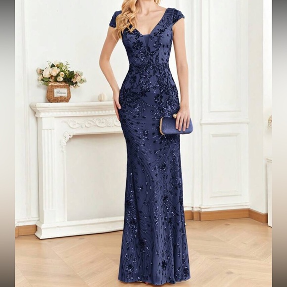 Luxe V neck sequin formal evening party dress - Picture 3 of 7